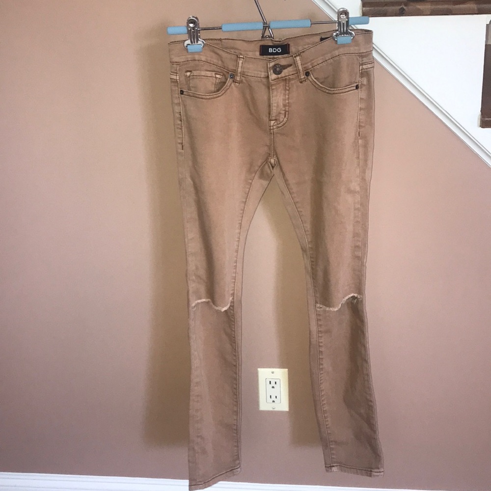 !!BARELY WORN!! BDG mid rise cigarette ankle